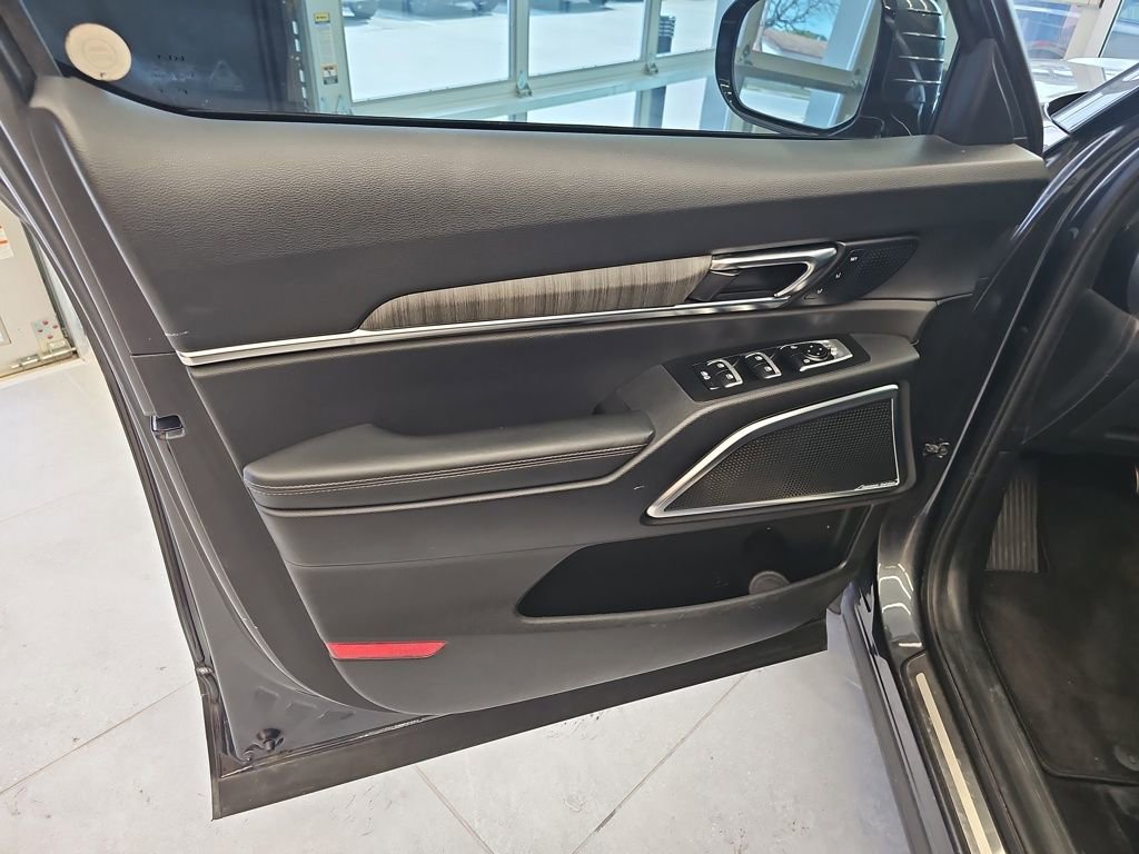 Used 2024 Kia Telluride SX image 11