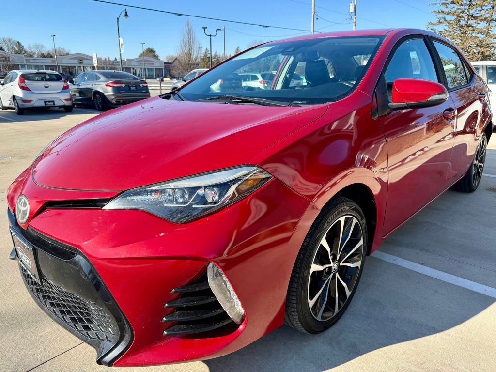Used 2017 Toyota Corolla SE w/ Carpet Mat Package (TMS) FWD image 4
