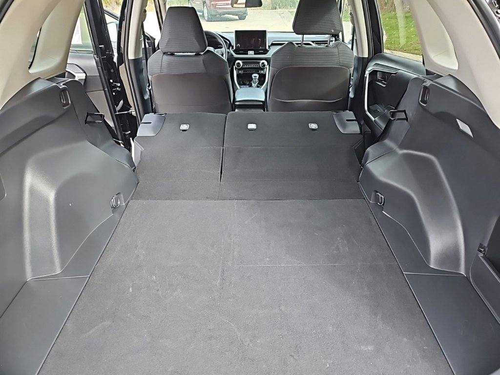 Used 2024 Toyota RAV4 LE image 23