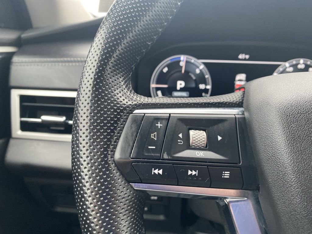 Used 2024 Mitsubishi Outlander 4WD Plug-In Hybrid image 24