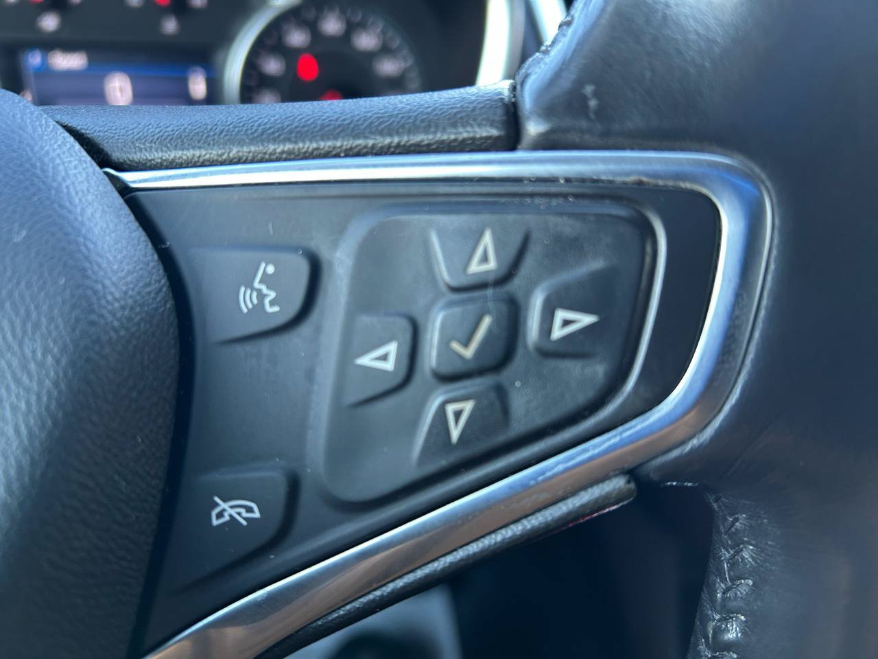 Used 2021 Chevrolet Equinox LT AWD/4WD image 19