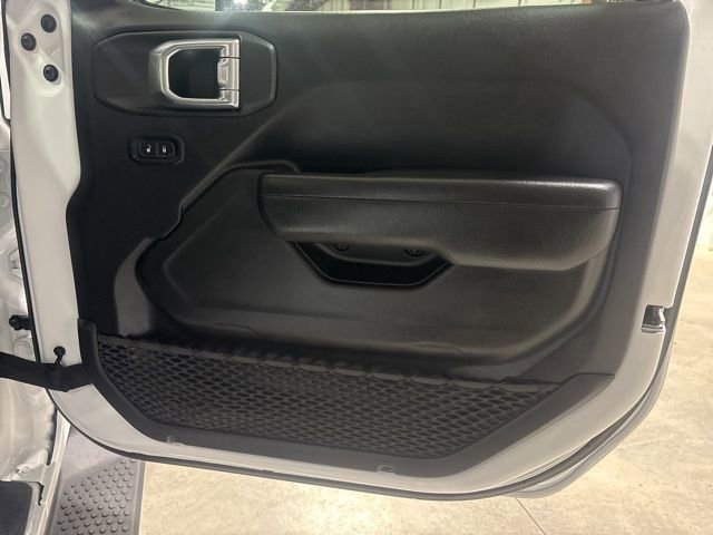 Used 2025 Jeep Wrangler Sport image 6