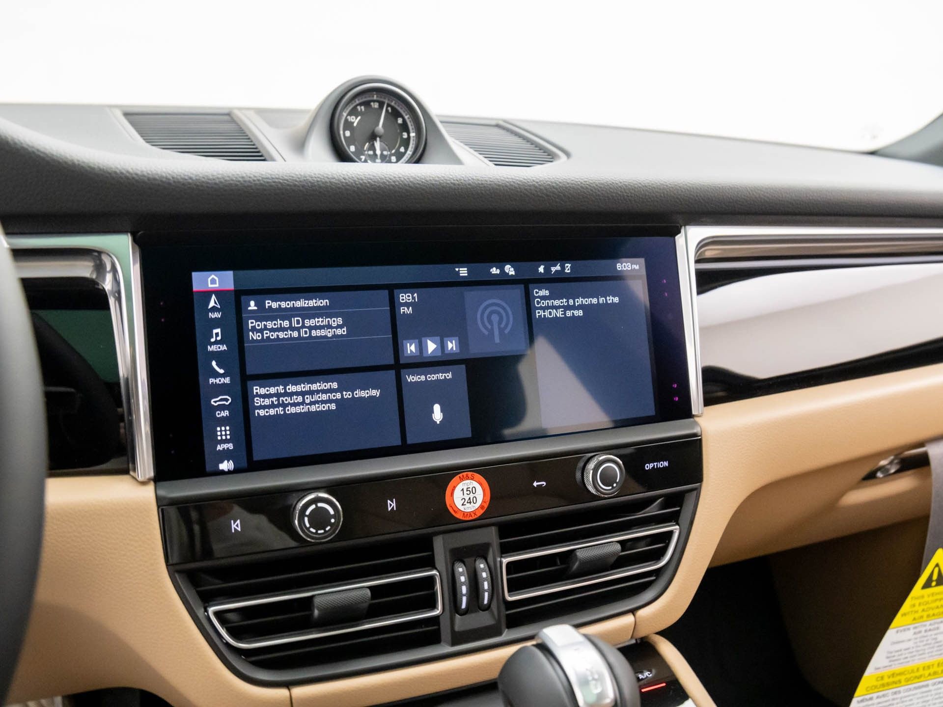 Certified 2026 Porsche Macan AWD/4WD image 22