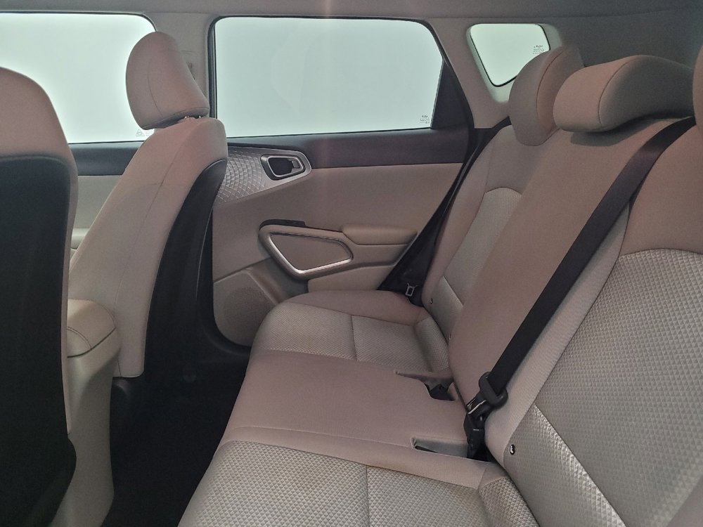 Used 2025 Kia Soul LX FWD image 18