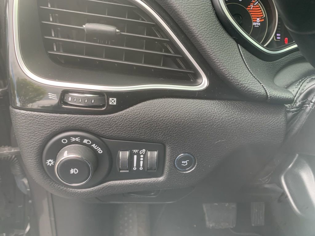 Used 2019 Jeep Cherokee Latitude Plus image 15