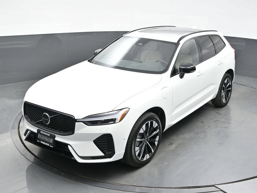 New 2026 Volvo XC60 T8 Plus w/ Climate Package PRO AWD/4WD image 32