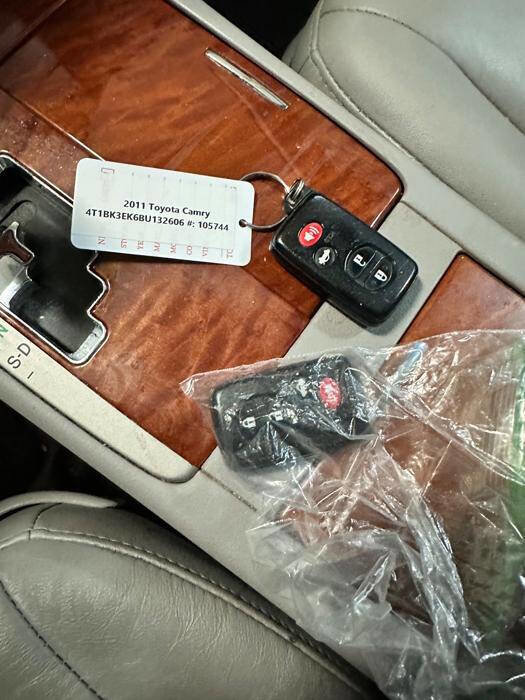 Used 2011 Toyota Camry XLE w/ XLE Extra-Value Pkg #1 FWD image 44