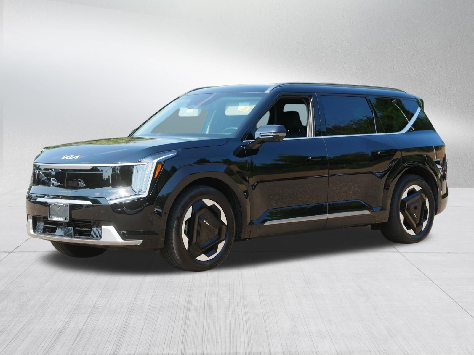 Used 2024 Kia EV9 Land AWD/4WD image 3