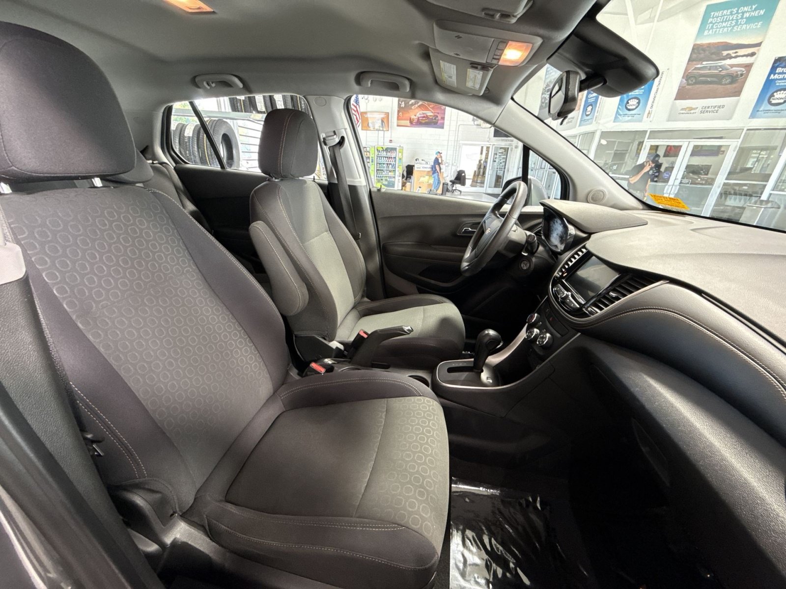 Used 2020 Chevrolet Trax LS AWD/4WD image 27