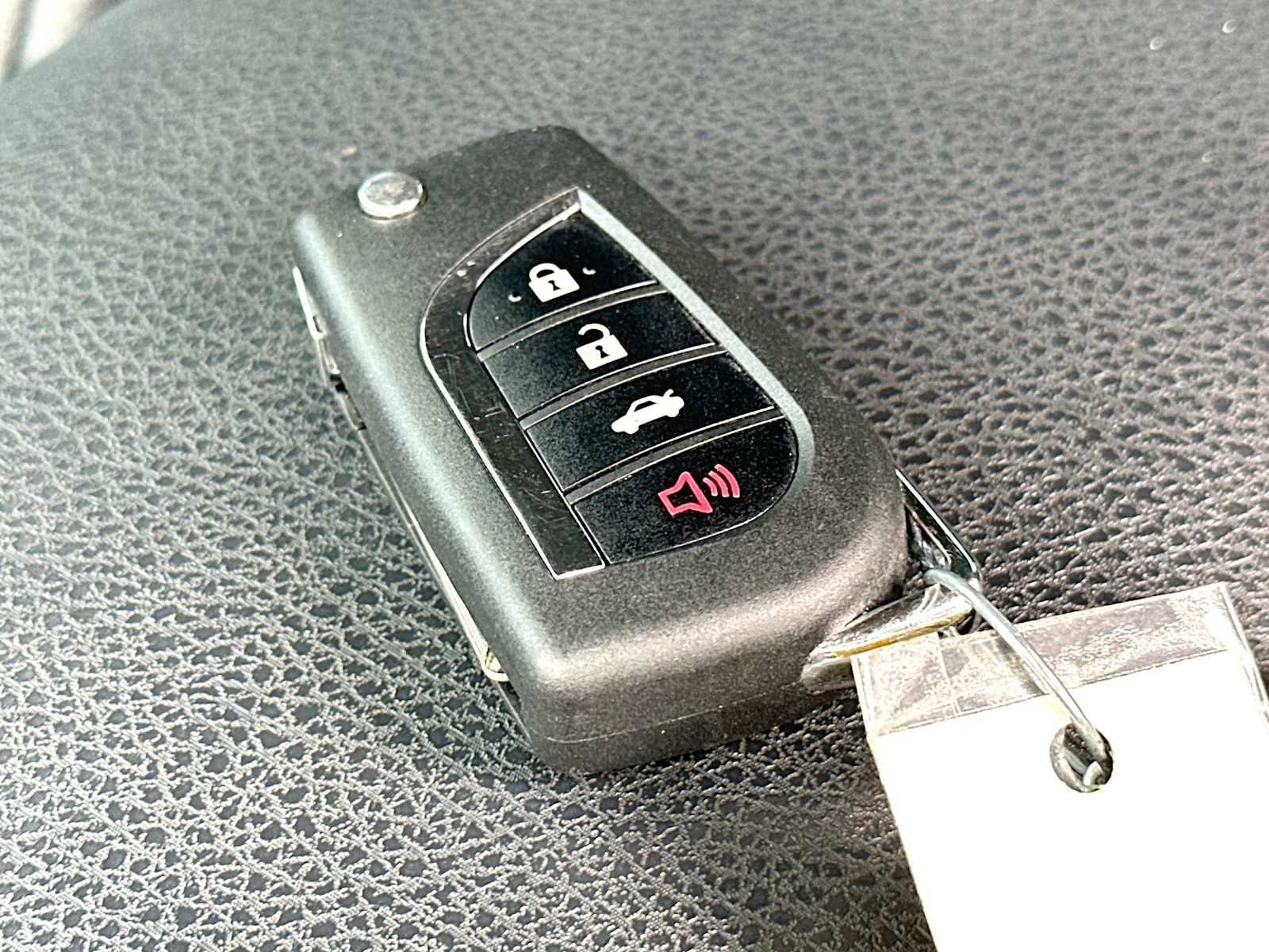 Used 2023 Toyota Camry SE image 29