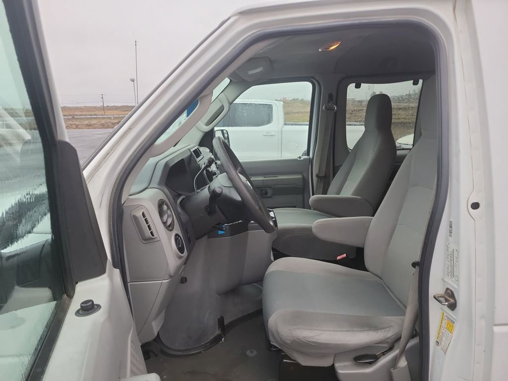 Used 2011 Ford E-350 and Econoline 350 XLT image 10