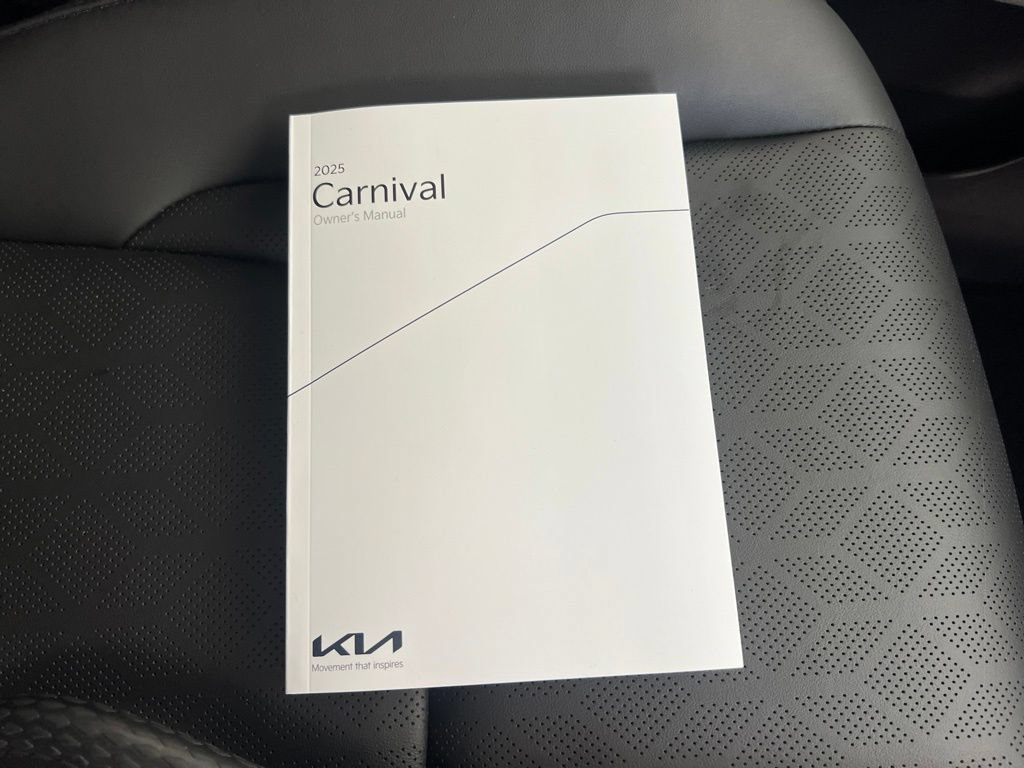 Certified 2025 Kia Carnival FWD image 24
