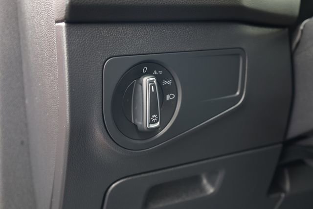 Used 2022 Volkswagen Tiguan SE image 14