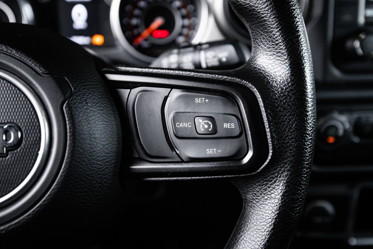Used 2018 Jeep Wrangler Unlimited Sport AWD/4WD image 16