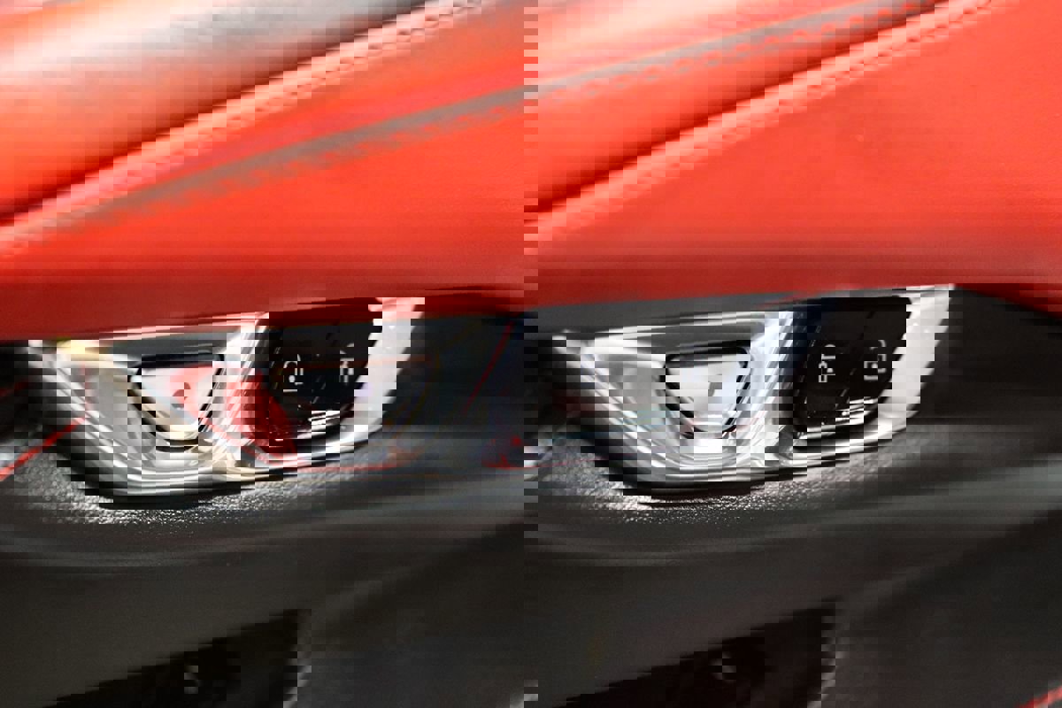 Used 2024 Chevrolet Corvette Stingray Premium Conv w/ Z51 Performance Package image 38