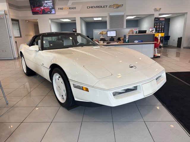 Used 1988 Chevrolet Corvette Coupe image 4