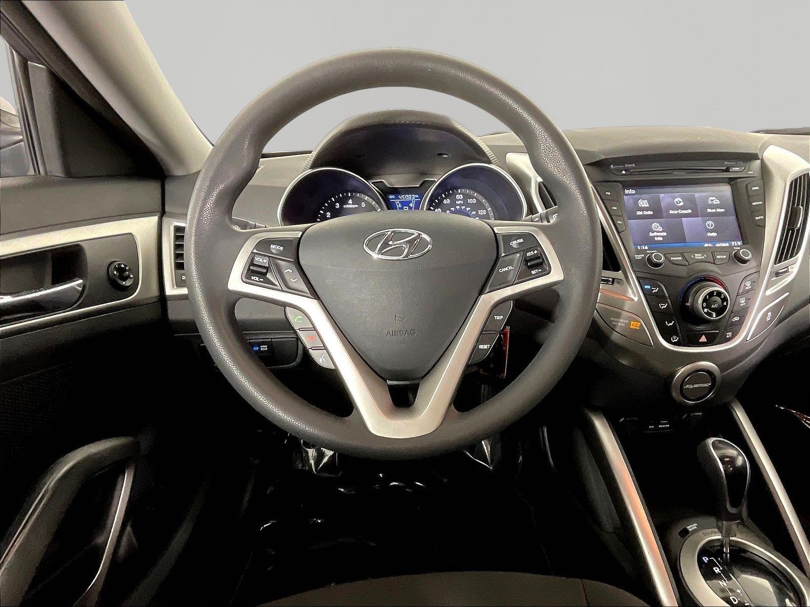 Used 2013 Hyundai Veloster FWD image 8