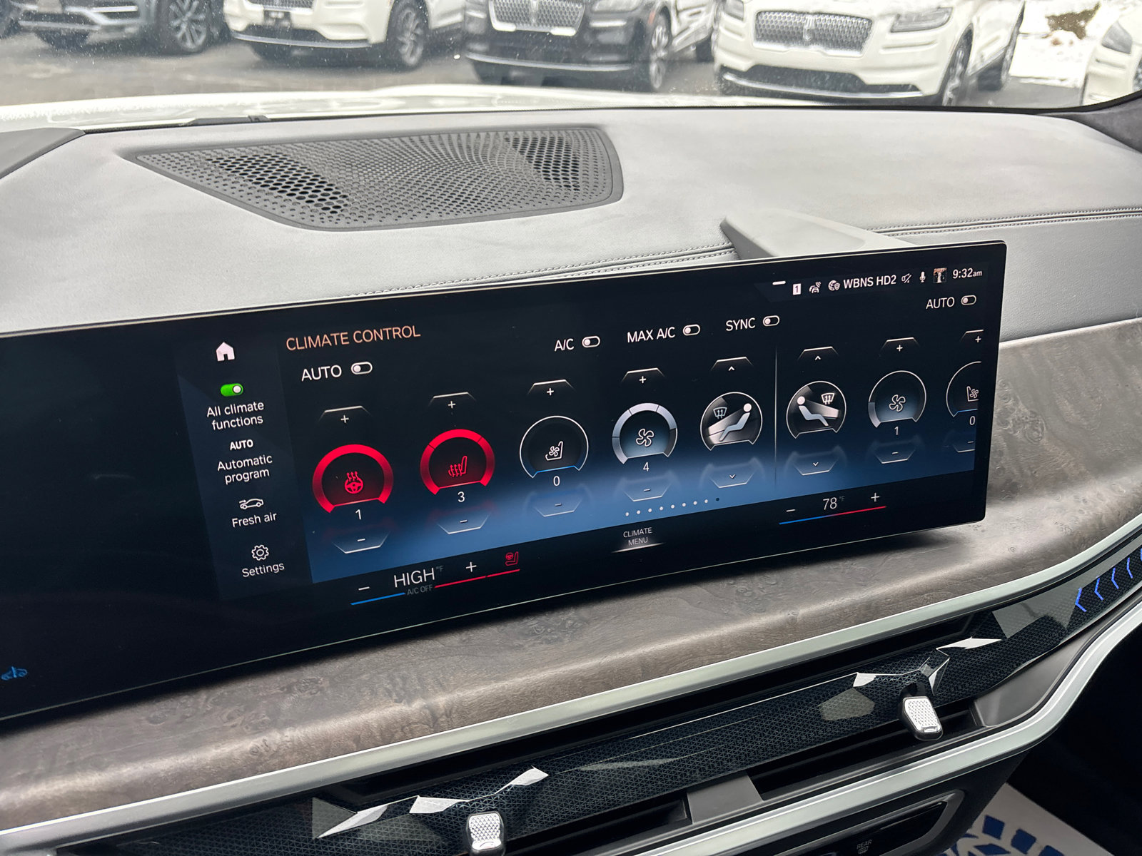 Used 2023 BMW X7 xDrive40i w/ M Sport Package image 19