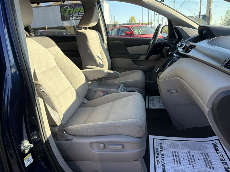 Used 2016 Honda Odyssey SE image 19