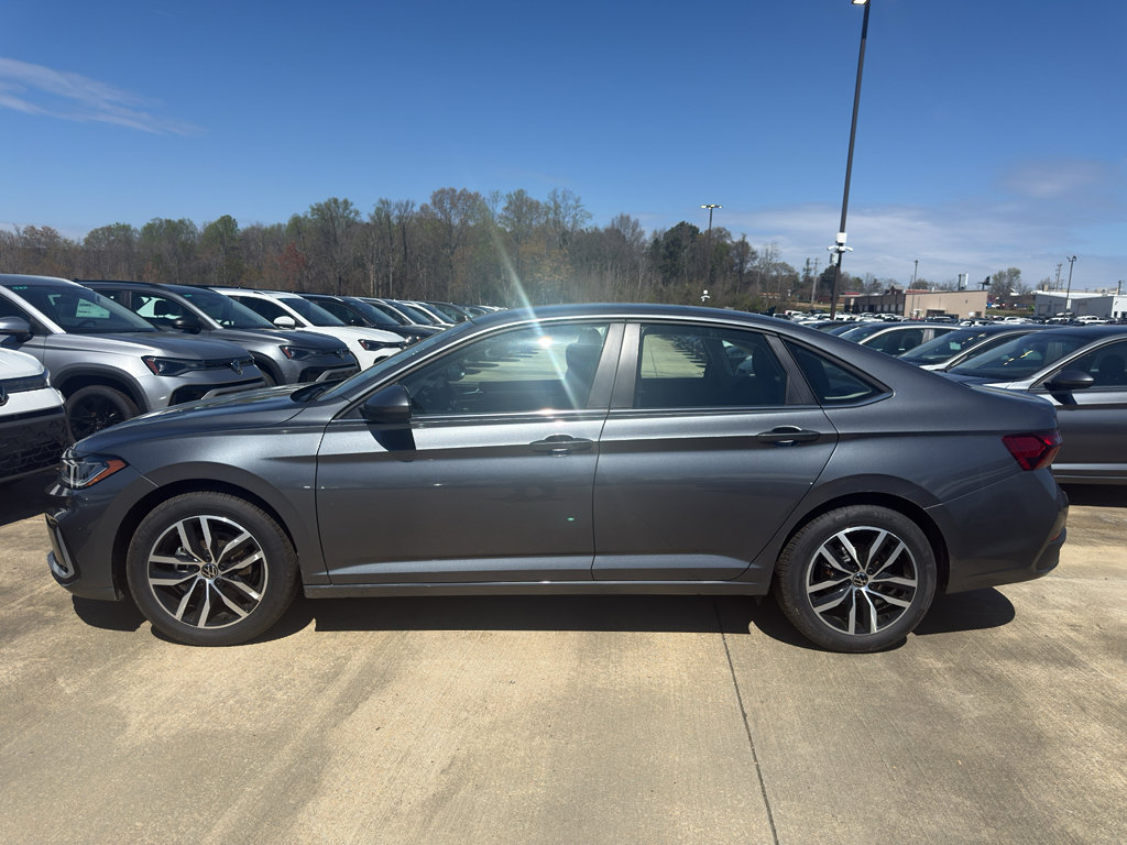 New 2026 Volkswagen Jetta SE FWD image 8