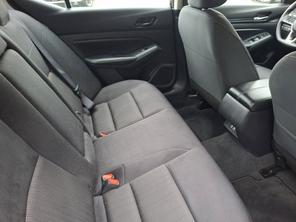 Used 2024 Nissan Altima 2.5 SV image 15