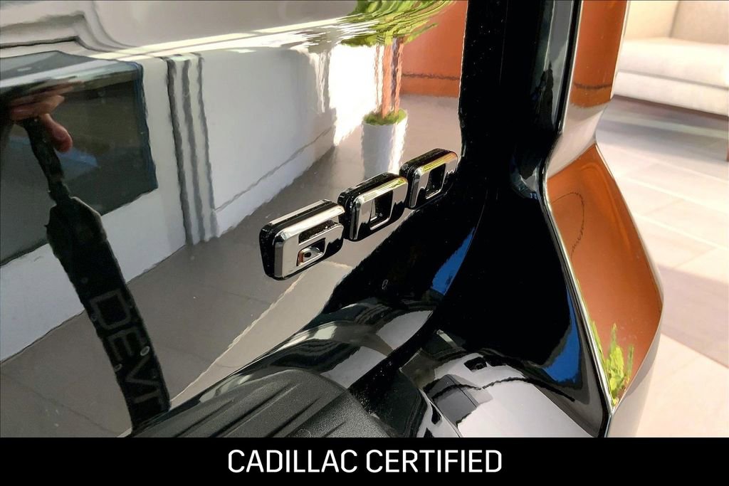 Used 2026 Cadillac Escalade ESV Platinum Sport image 11