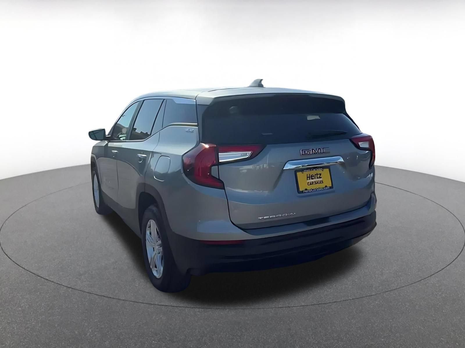 Used 2024 GMC Terrain SLE FWD image 11