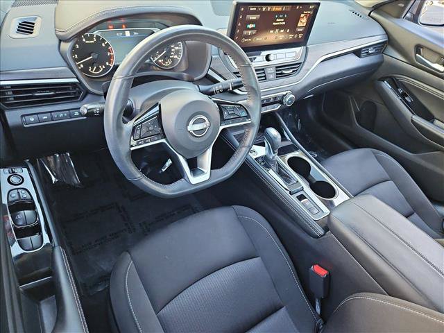 Used 2023 Nissan Altima 2.5 SV w/ SV Premium Package FWD image 10