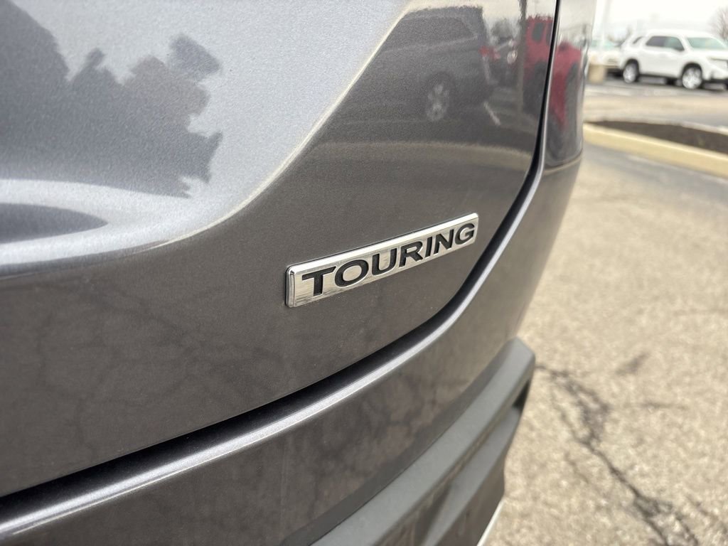 Used 2025 Honda Pilot Touring image 4