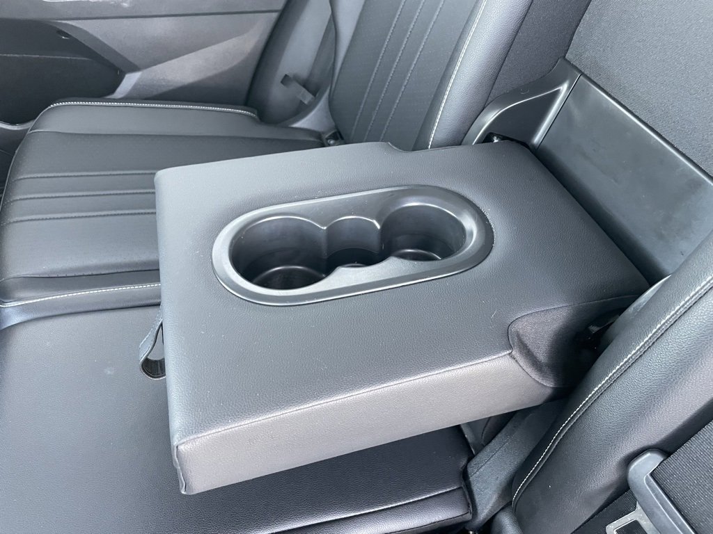 Used 2024 Volkswagen Tiguan SE image 50