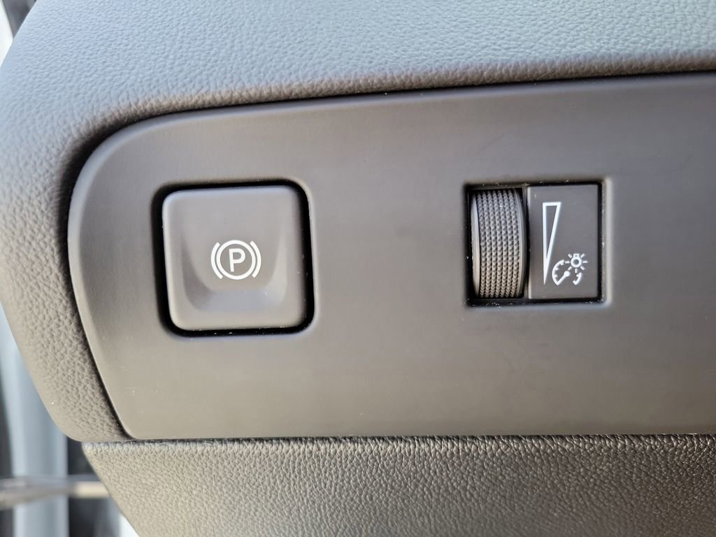 Certified 2023 Buick Enclave Essence w/ Trailering Package, 5000 lbs. AWD/4WD image 23