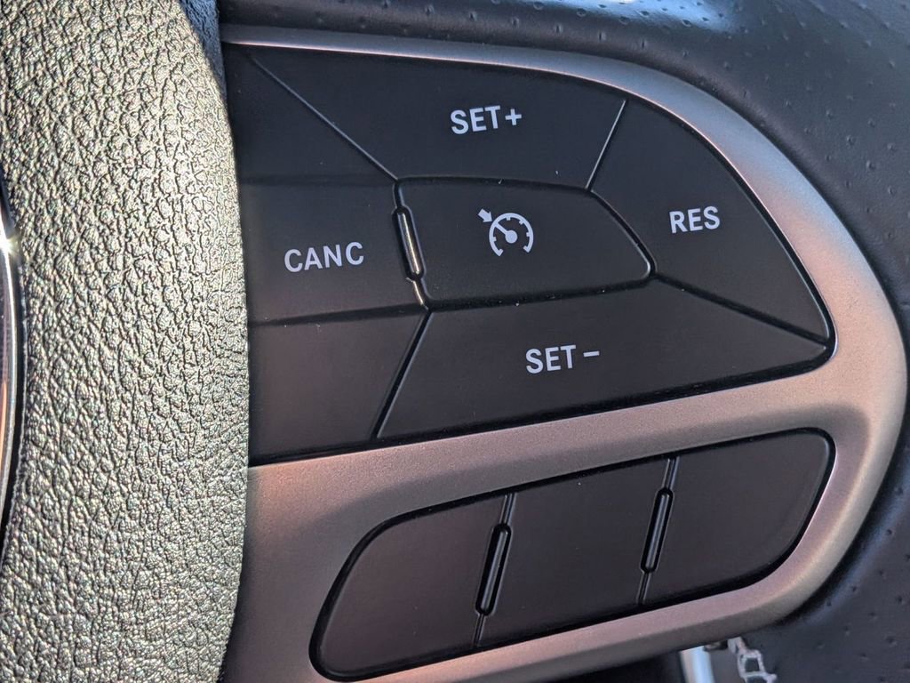 Used 2022 Dodge Challenger SRT Hellcat RWD image 22