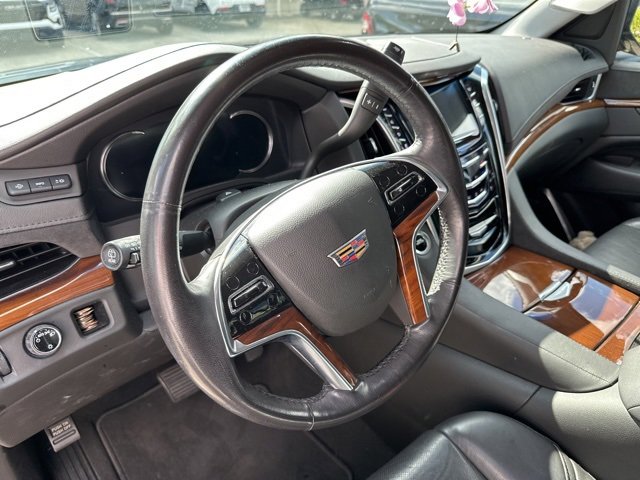 Used 2019 Cadillac Escalade Luxury image 12
