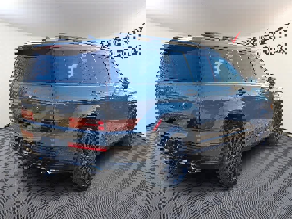 Used 2025 Hyundai Santa Fe Calligraphy image 4