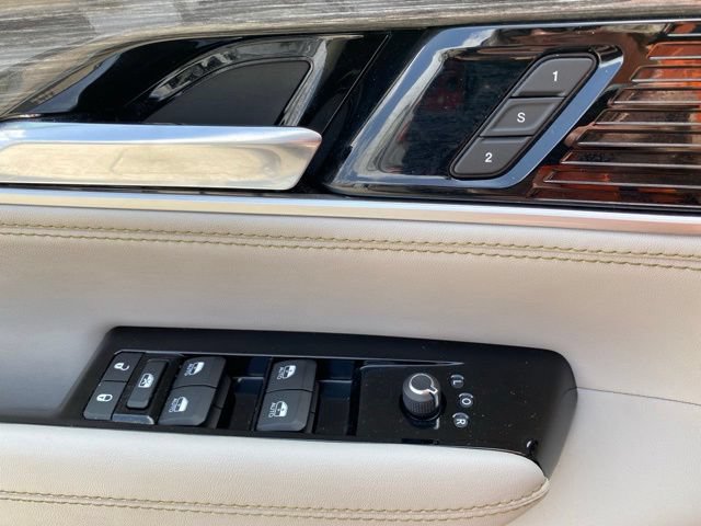 Used 2022 Jeep Wagoneer Series II AWD/4WD image 28