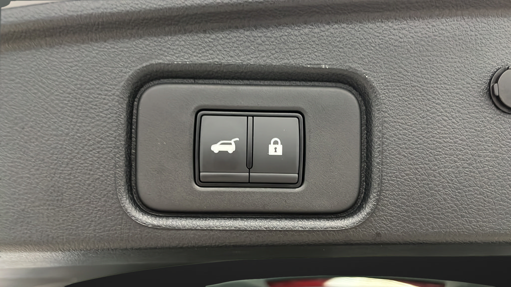 Used 2025 Nissan Pathfinder Platinum AWD/4WD image 29