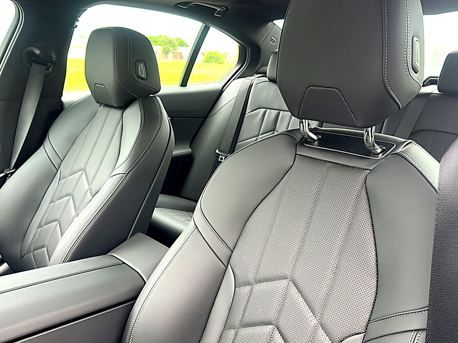 New 2026 BMW 530i w/ Premium Package RWD image 11