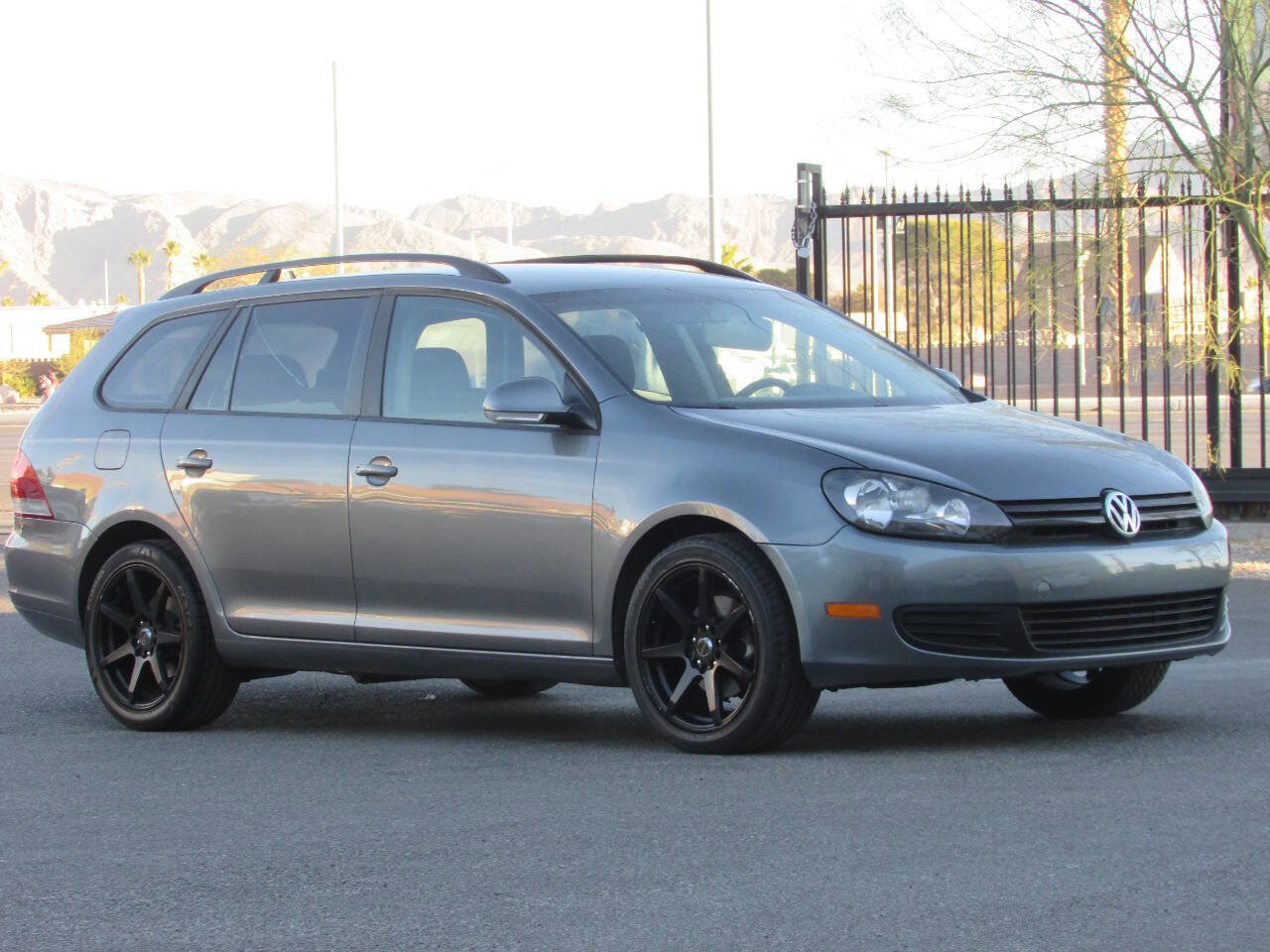Used 2011 Volkswagen Jetta S FWD image 2