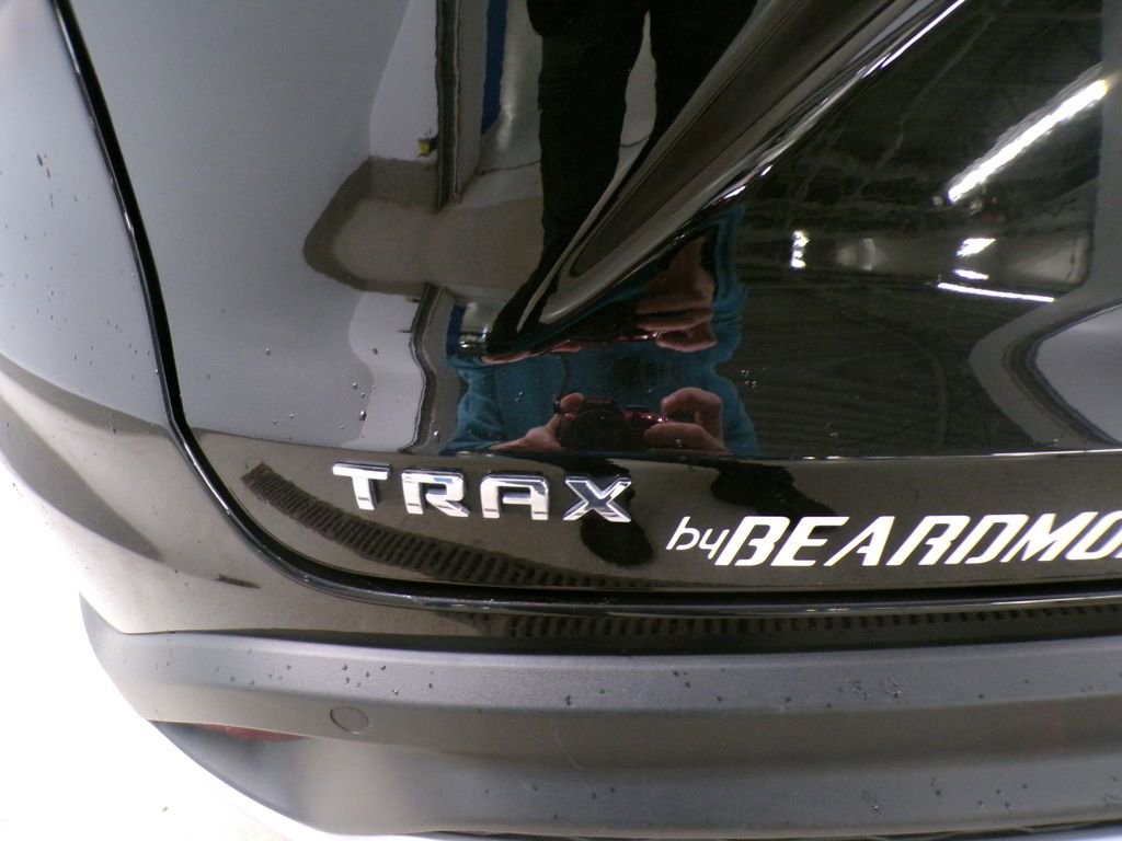 Used 2025 Chevrolet Trax LT w/ Driver Confidence Package FWD image 4