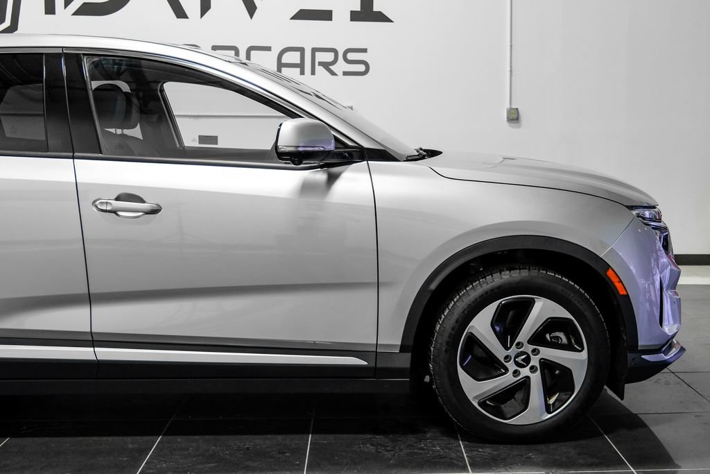 Used 2023 VinFast VF 8 Eco AWD/4WD image 9