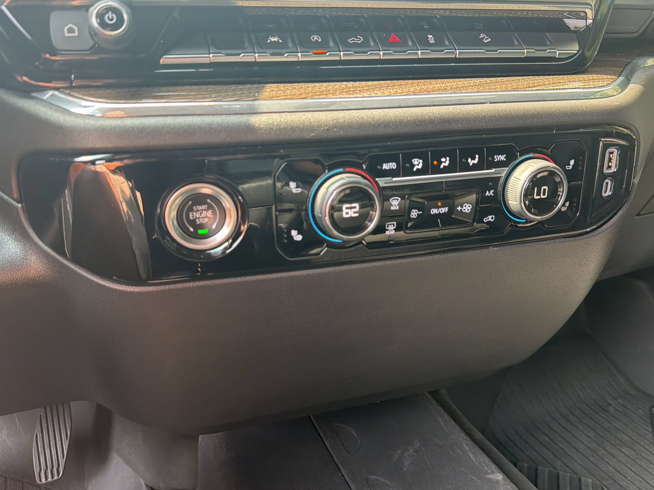 Used 2024 Chevrolet Silverado 1500 RST AWD/4WD image 19