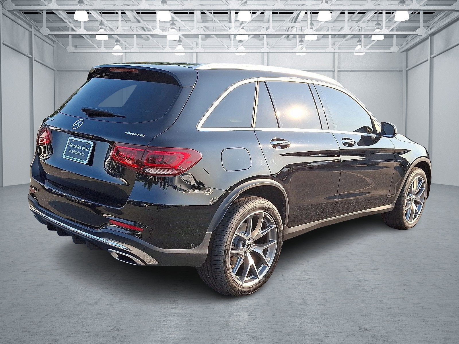 Used 2022 Mercedes-Benz GLC 300 4MATIC SUV image 6