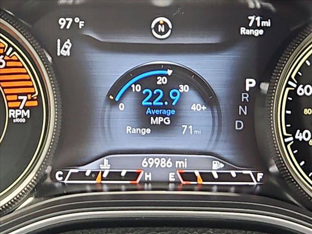 Used 2022 Jeep Cherokee Latitude Lux w/ Mopar Interior Package AWD/4WD image 11