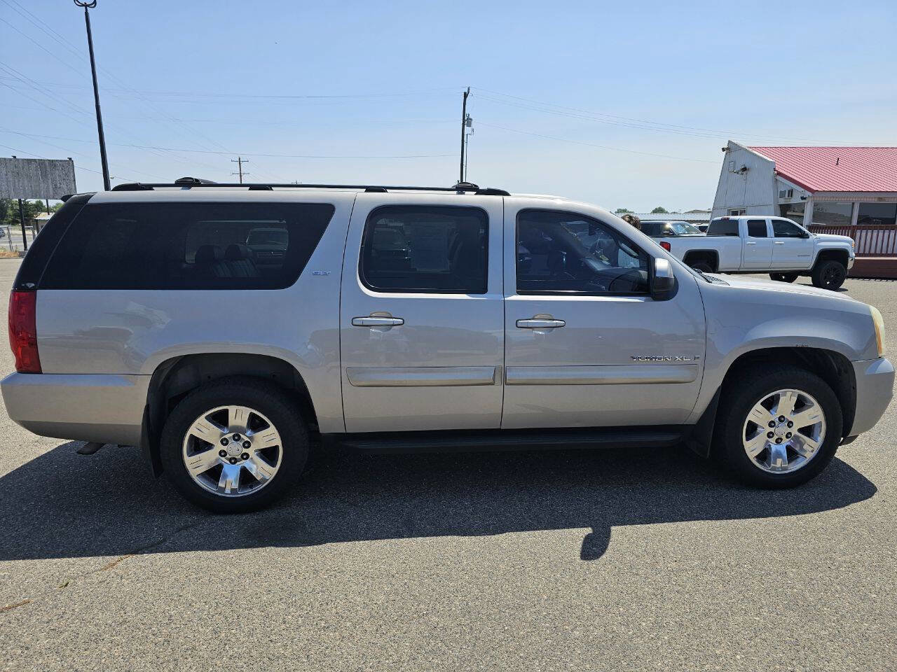 Used 2007 GMC Yukon XL SLT w/ SLT Preferred Equipment Group image 6