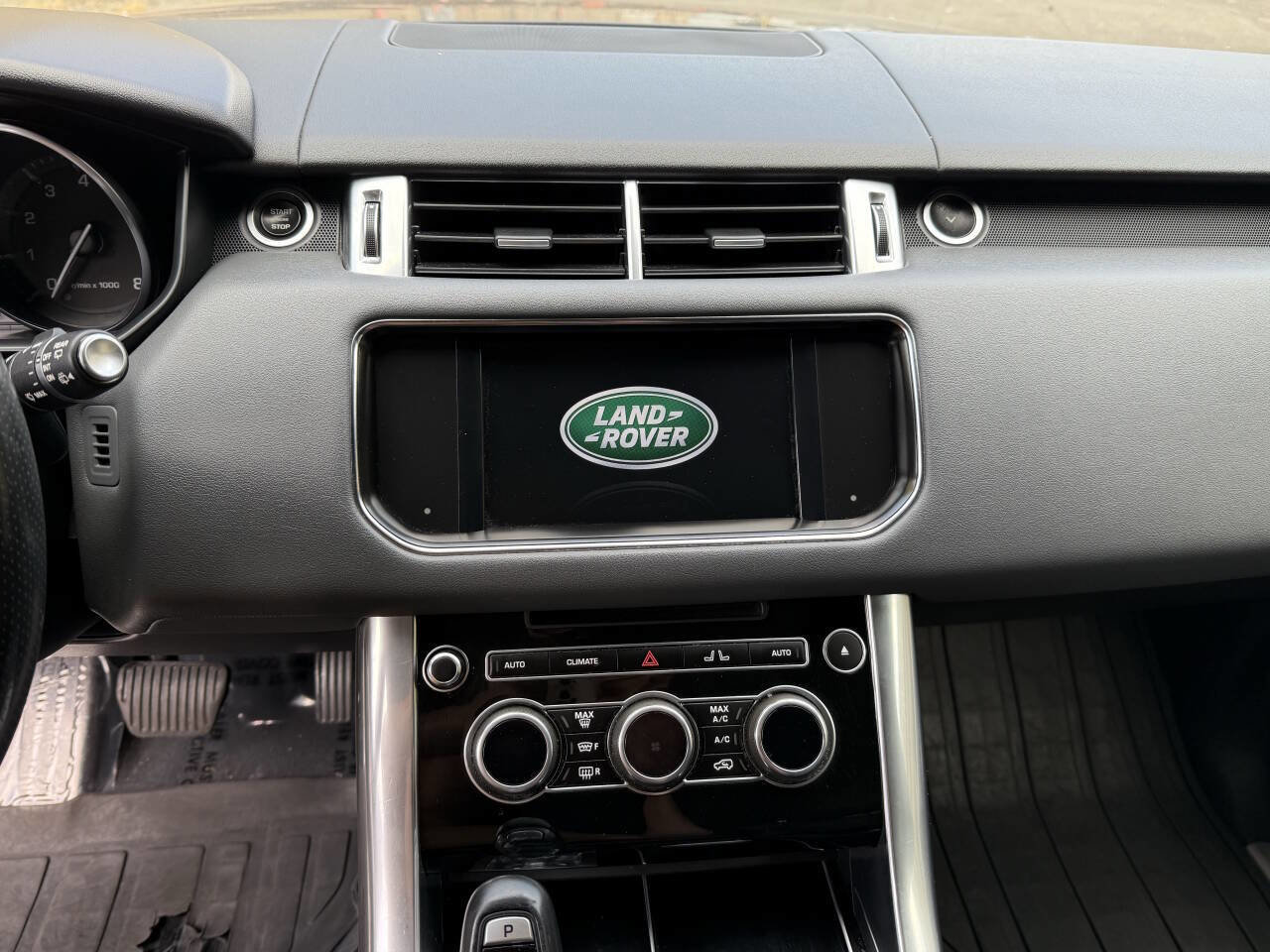 Used 2015 Land Rover Range Rover Sport HSE image 42