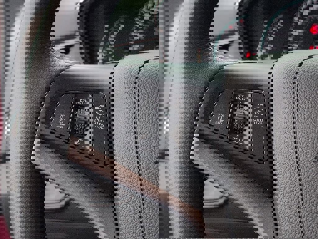 Certified 2022 Chevrolet Trax LT w/ Sport Edition image 26