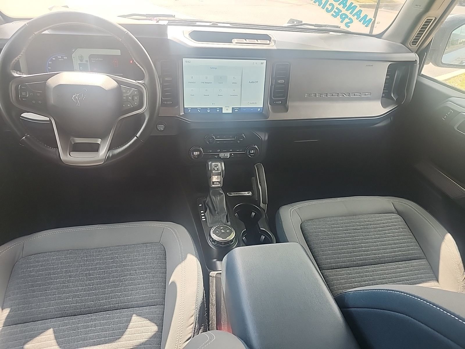 Used 2021 Ford Bronco Outer Banks image 9