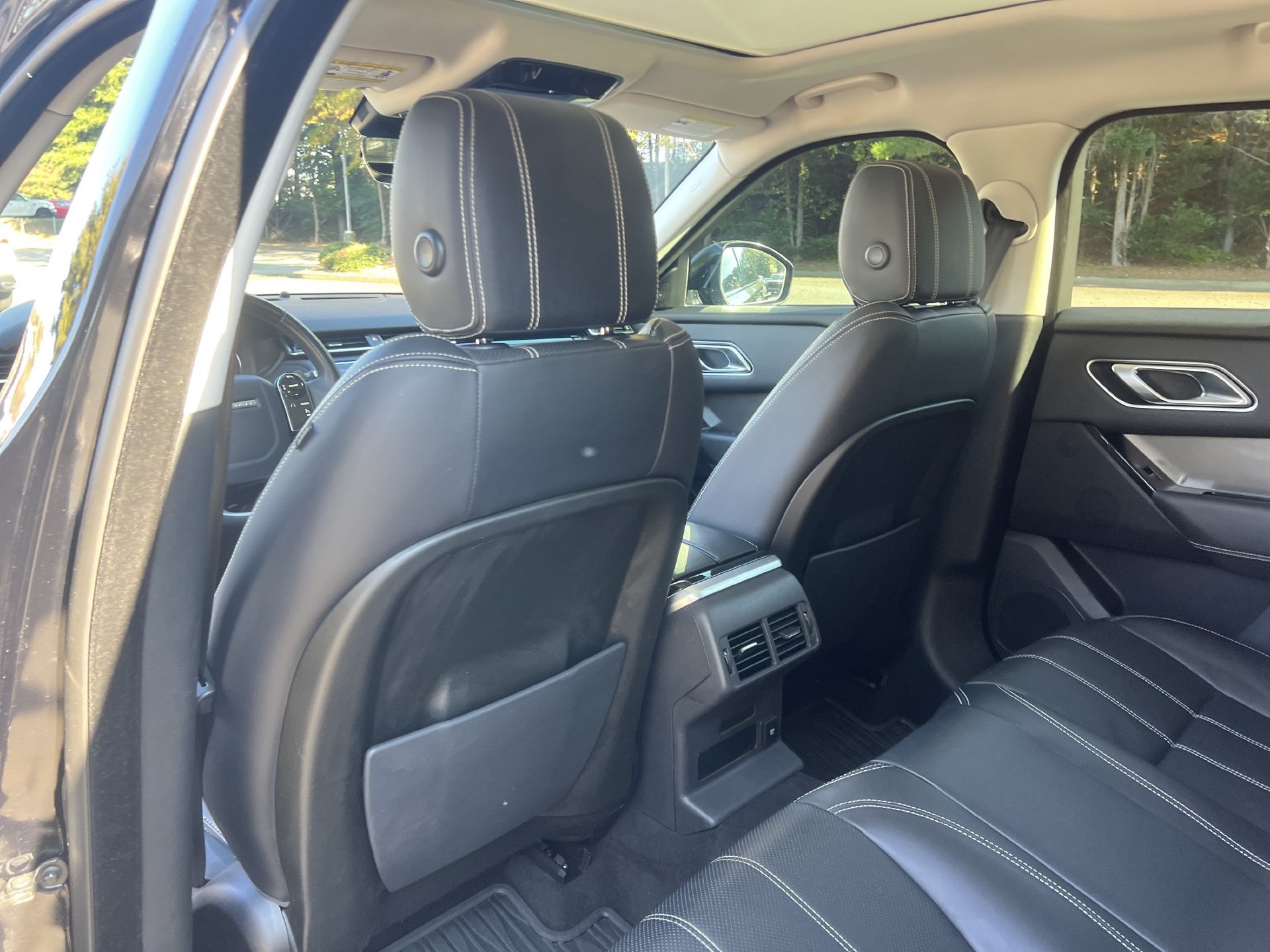 Used 2019 Land Rover Range Rover Velar S AWD/4WD image 18