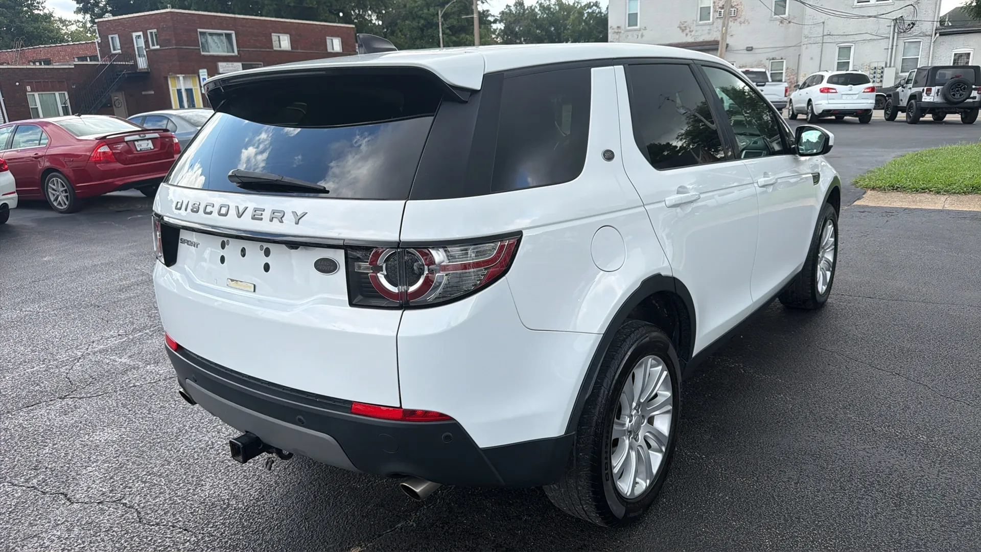 Used 2017 Land Rover Discovery Sport SE AWD/4WD image 5
