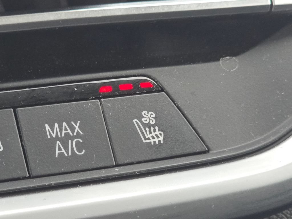 Used 2021 BMW X7 xDrive40i w/ Luxury Seating Package AWD/4WD image 6